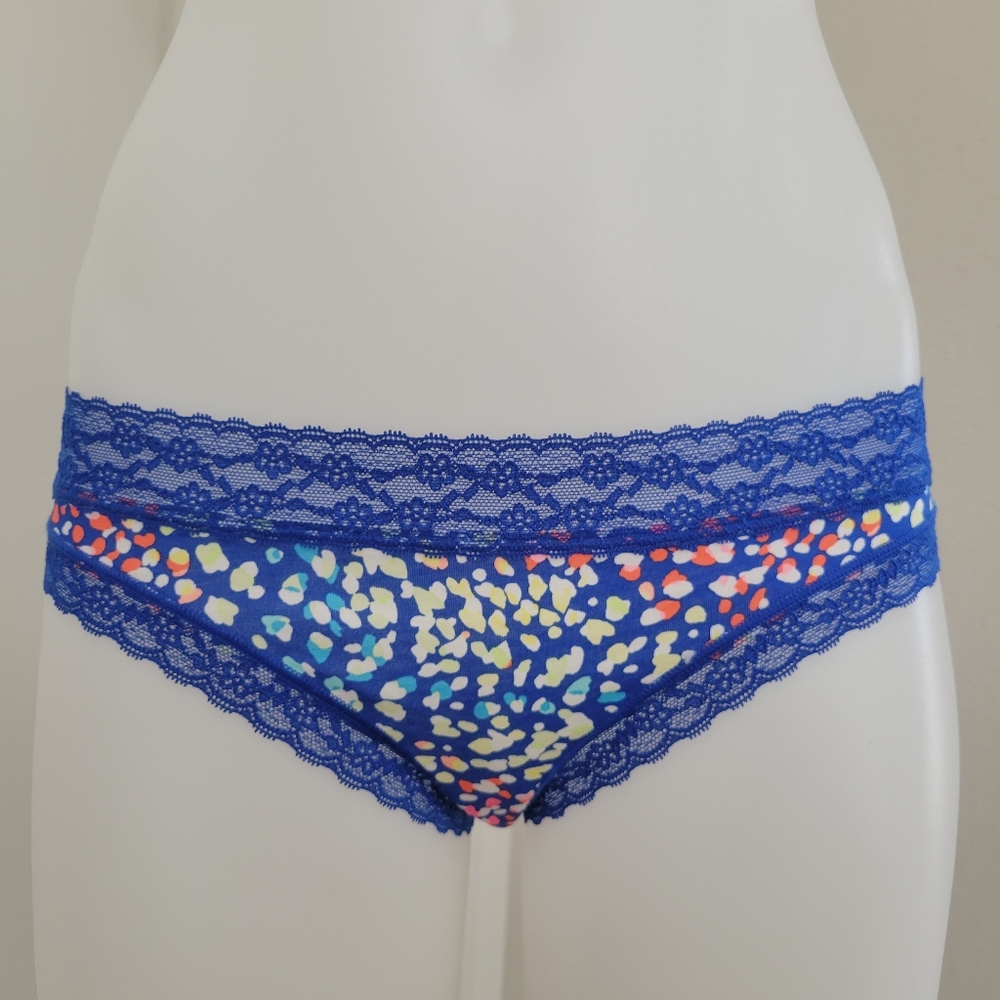 Victoria's Secret Low Rise Cheekini Panties M NWT Blue Multi Lace Waistband